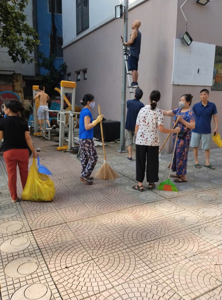 Phường Tương Mai duy trì công tác ra quân vệ sinh môi trường, văn minh đô thị hưởng ứng phong trào thi đua "Sáng - Xanh - Sạch - Đẹp".- Ảnh 10.