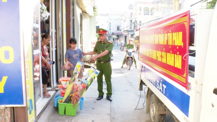 ỨNG HOÀ TIẾP TỤC KIỂM TRA, XỬ LÝ VI PHẠM VỀ TRẬT TỰ ĐÔ THỊ, TRẬT TỰ XÂY DỰNG, VỆ SINH MÔI TRƯỜNG.- Ảnh 6.