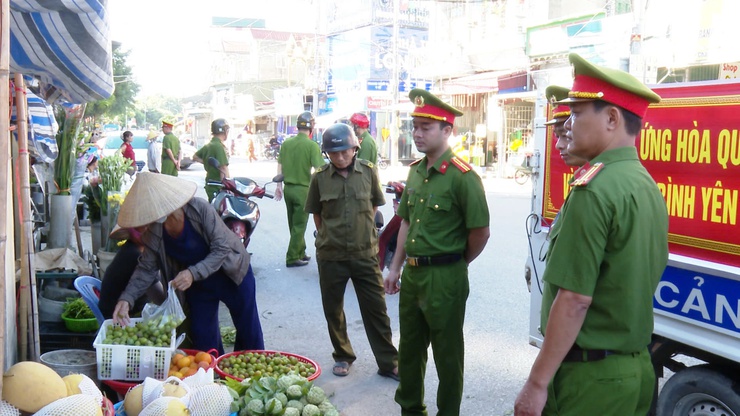 ỨNG HOÀ TIẾP TỤC KIỂM TRA, XỬ LÝ VI PHẠM VỀ TRẬT TỰ ĐÔ THỊ, TRẬT TỰ XÂY DỰNG, VỆ SINH MÔI TRƯỜNG.- Ảnh 2.