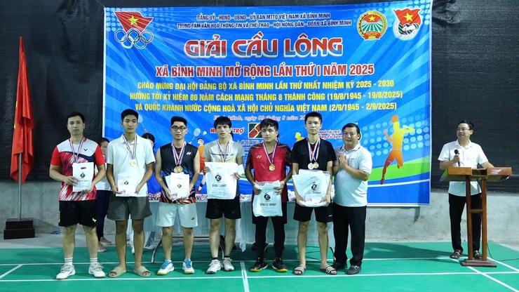 Khai mạc Giải cầu lông Chào mừng Đại hội Đảng bộ xã Bình Minh lần thứ I, nhiệm kỳ 2025- 2030- Ảnh 5.