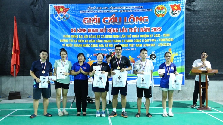 Khai mạc Giải cầu lông Chào mừng Đại hội Đảng bộ xã Bình Minh lần thứ I, nhiệm kỳ 2025- 2030- Ảnh 8.
