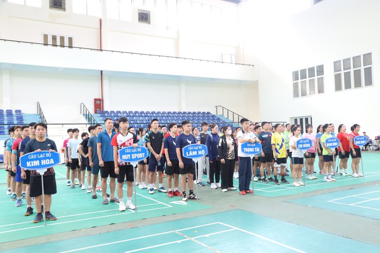 Sôi nổi Giải cầu lông xã Quang Minh chào mừng 80 năm Quốc khánh 2/9- Ảnh 1.