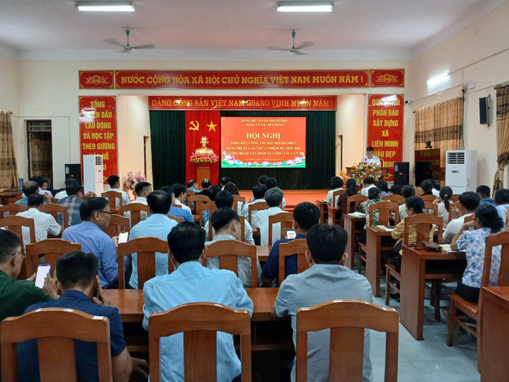 Tổng kết công tác Đại hội đại biểu Đảng bộ xã lần thứ I, nhiệm kỳ 2025-2030 và công bố quyết định về công tác cán bộ- Ảnh 1.