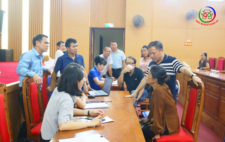 Quốc Oai: Đẩy nhanh tiến độ chi trả quà Tết độc lập cho nhân dân trên địa bàn- Ảnh 1.