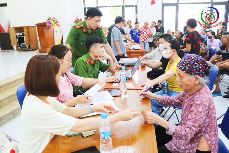 Quốc Oai: Đẩy nhanh tiến độ chi trả quà Tết độc lập cho nhân dân trên địa bàn- Ảnh 11.