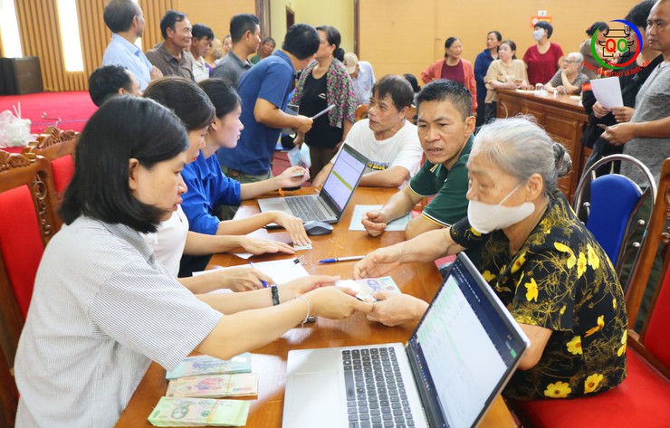 Quốc Oai: Đẩy nhanh tiến độ chi trả quà Tết độc lập cho nhân dân trên địa bàn- Ảnh 12.