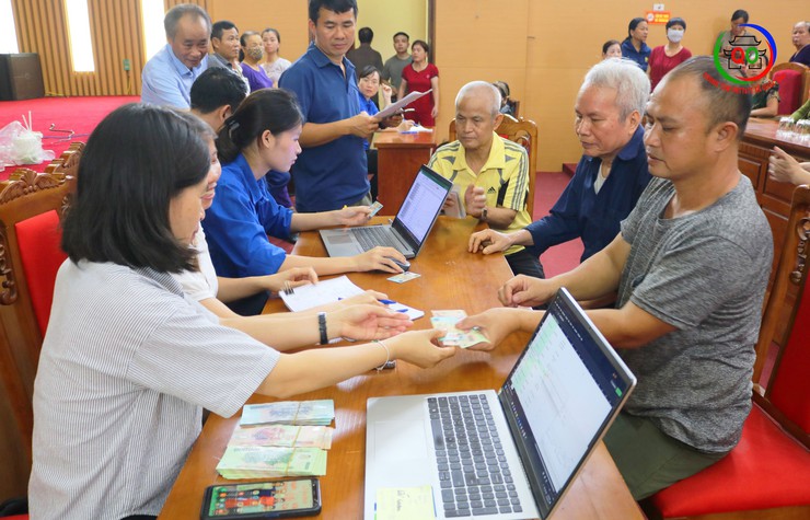 Quốc Oai: Đẩy nhanh tiến độ chi trả quà Tết độc lập cho nhân dân trên địa bàn- Ảnh 13.