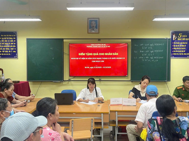 Trao quà tặng Tết độc lập 2/9 nhanh chóng, kịp thời đến Nhân dân- Ảnh 7.