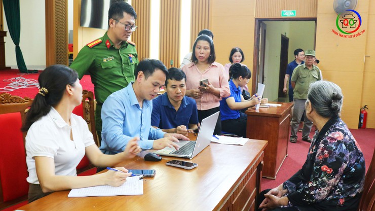 Quốc Oai: Đẩy nhanh tiến độ chi trả quà Tết độc lập cho nhân dân trên địa bàn- Ảnh 5.
