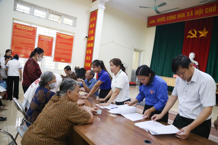 Xã Chương Dương chi trả 5,7 tỷ đồng tiền quà Quốc khánh 2/9 cho Nhân dân- Ảnh 3.