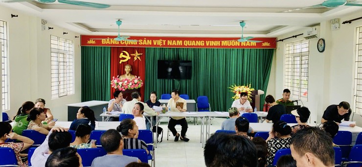 Người dân phường Hồng Hà phấn khởi nhận quà 100.000 đồng từ Chính phủ nhân dịp 2/9- Ảnh 9.
