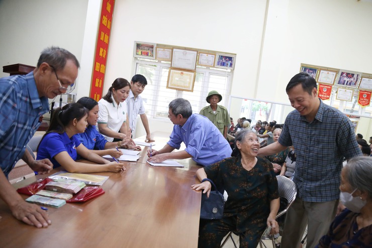 Xã Chương Dương chi trả 5,7 tỷ đồng tiền quà Quốc khánh 2/9 cho Nhân dân- Ảnh 5.