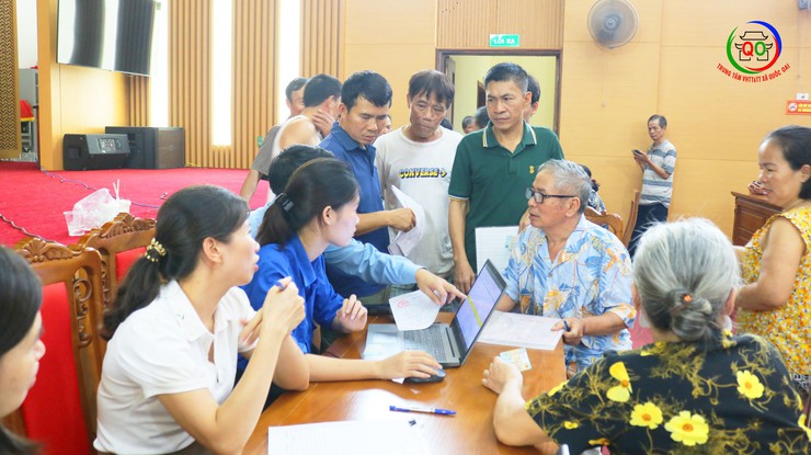 Quốc Oai: Đẩy nhanh tiến độ chi trả quà Tết độc lập cho nhân dân trên địa bàn- Ảnh 8.