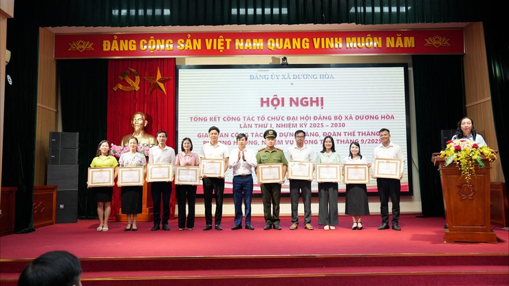 Tổng kết công tác tổ chức Đại hội Đảng bộ xã Dương Hoà lần thứ I, nhiệm kỳ 2025-2030; Giao ban công tác xây dựng Đảng đoàn thể tháng 8, phương hướng nhiệm vụ trọng tâm tháng 9/2025- Ảnh 10.