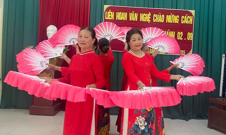 ỨNG HÒA SÔI NỔI CÁC HOẠT ĐỘNG VĂN HÓA, VĂN NGHỆ, THỂ DỤC THỂ THAO CHÀO MỪNG KỶ NIỆM 80 NĂM QUỐC KHÁNH 2/9.- Ảnh 20.