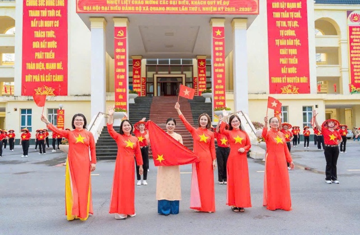 Ấn tượng màn đồng diễn của cán bộ, hội viên phụ nữ xã Quang Minh chào mừng 80 năm Quốc khánh- Ảnh 10.