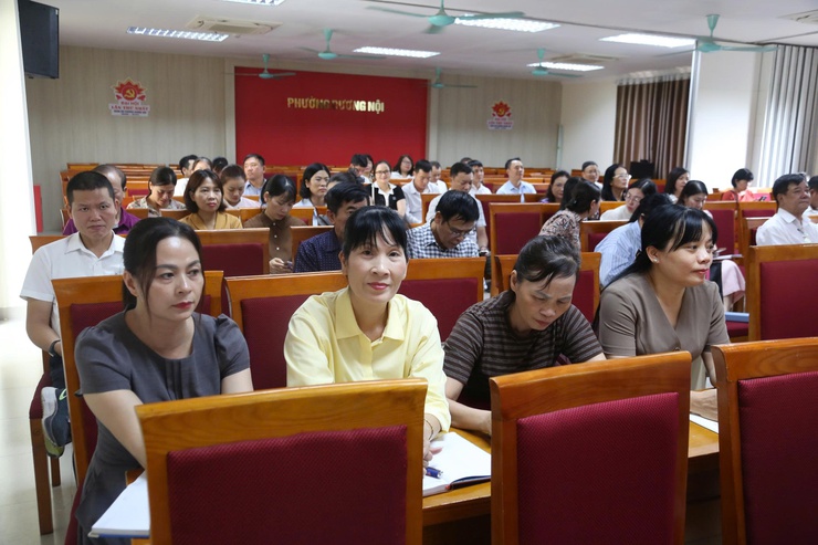 Đảng uỷ phường Dương Nội quán triệt, tuyên truyền, triển khai thực hiện Nghị quyết Đại hội Đảng bộ phường lần thứ I, nhiệm kỳ 2025 - 2030- Ảnh 2.