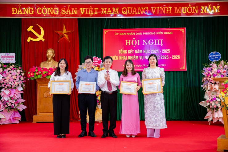 Phường Kiến Hưng tổng kết năm học 2024 - 2025 và triển khai nhiệm vụ năm học 2025 - 2026- Ảnh 6.
