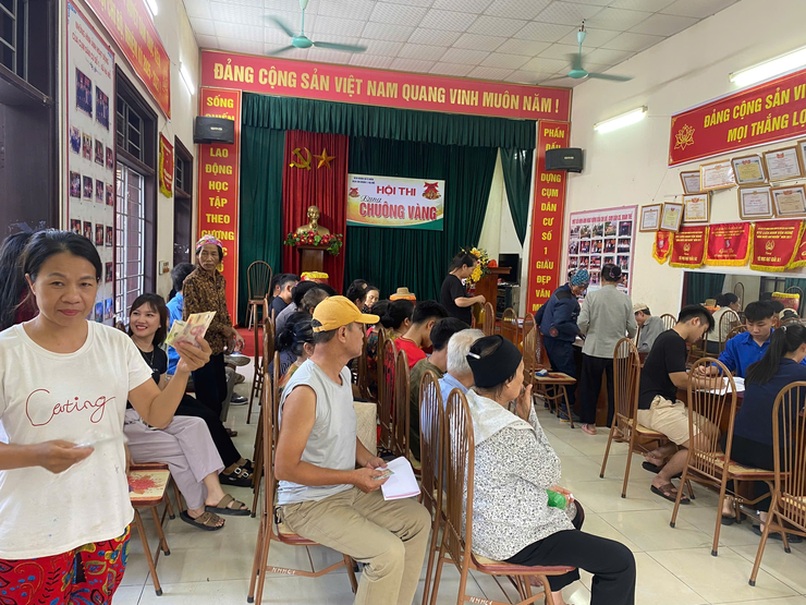 Nhân dân Ô Diên phấn khởi nhận quà Quốc khánh 2/9- Ảnh 2.