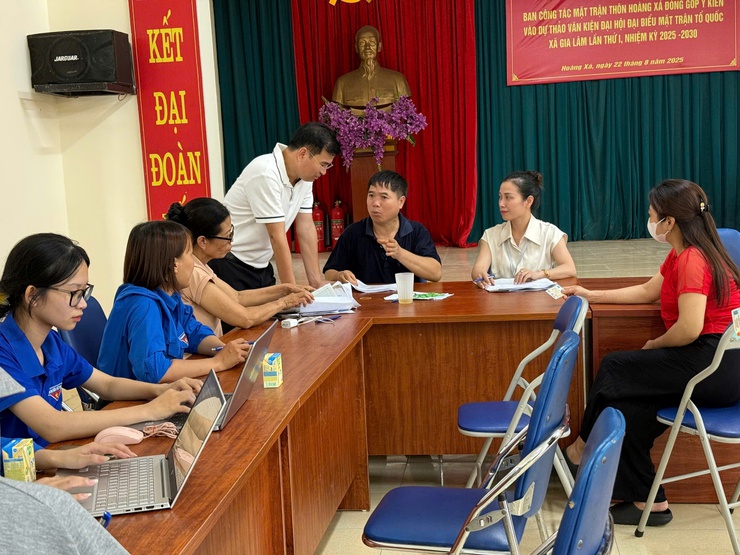 Chủ tịch UBND xã Gia Lâm kiểm tra công tác chi trả quà 2/9 tại các điểm trên địa bàn- Ảnh 3.