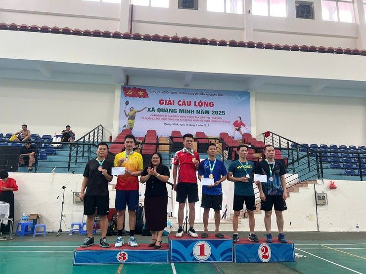 Sôi nổi Giải cầu lông xã Quang Minh chào mừng 80 năm Quốc khánh 2/9- Ảnh 7.
