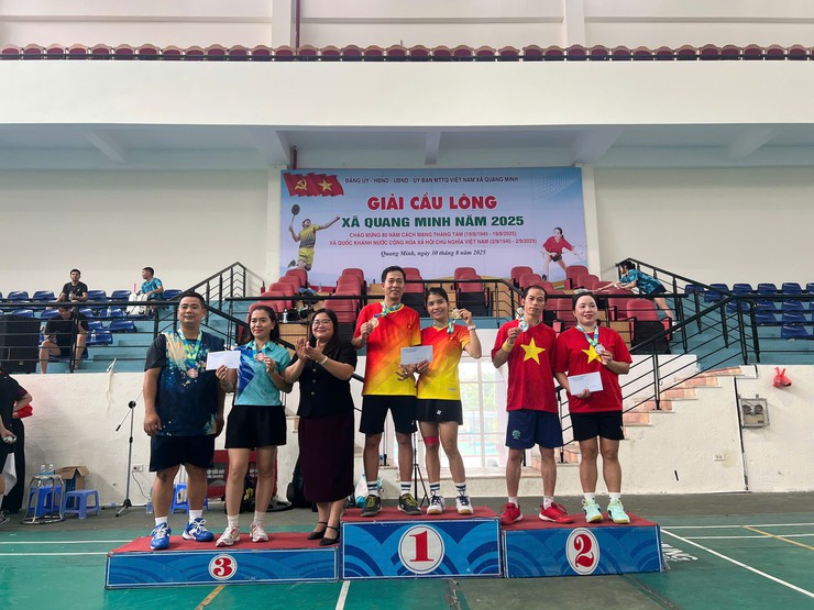 Sôi nổi Giải cầu lông xã Quang Minh chào mừng 80 năm Quốc khánh 2/9- Ảnh 10.