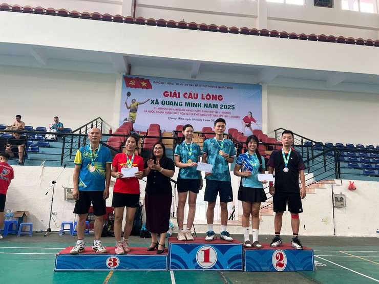 Sôi nổi Giải cầu lông xã Quang Minh chào mừng 80 năm Quốc khánh 2/9- Ảnh 12.