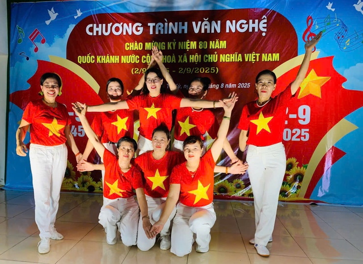 ỨNG HÒA SÔI NỔI CÁC HOẠT ĐỘNG VĂN HÓA, VĂN NGHỆ, THỂ DỤC THỂ THAO CHÀO MỪNG KỶ NIỆM 80 NĂM QUỐC KHÁNH 2/9.- Ảnh 1.