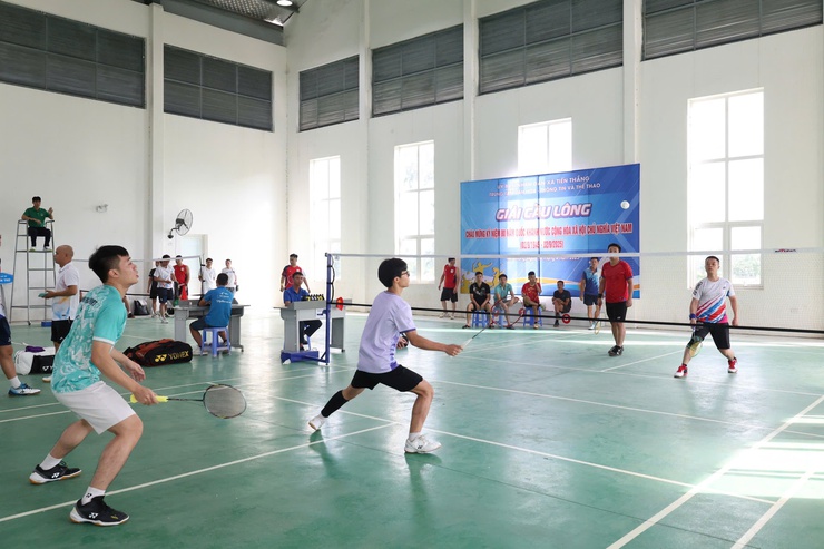 Khai mạc Giải Cầu lông các Câu lạc bộ xã Tiến Thắng mở rộng lần thứ nhất, năm 2025- Ảnh 3.