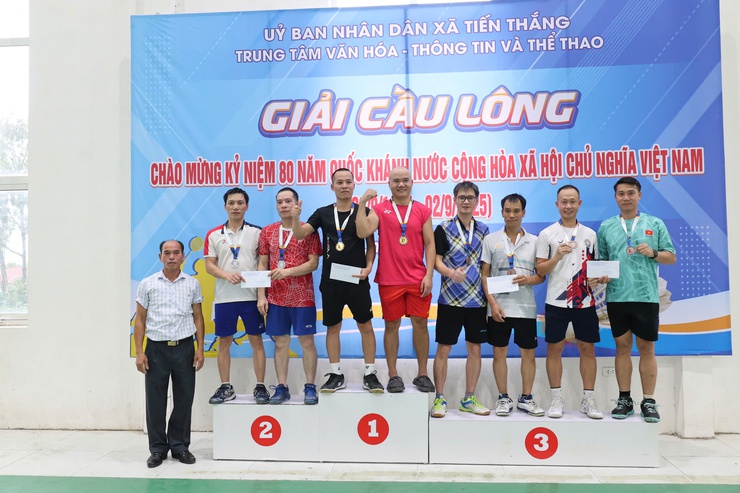 Khai mạc Giải Cầu lông các Câu lạc bộ xã Tiến Thắng mở rộng lần thứ nhất, năm 2025- Ảnh 4.