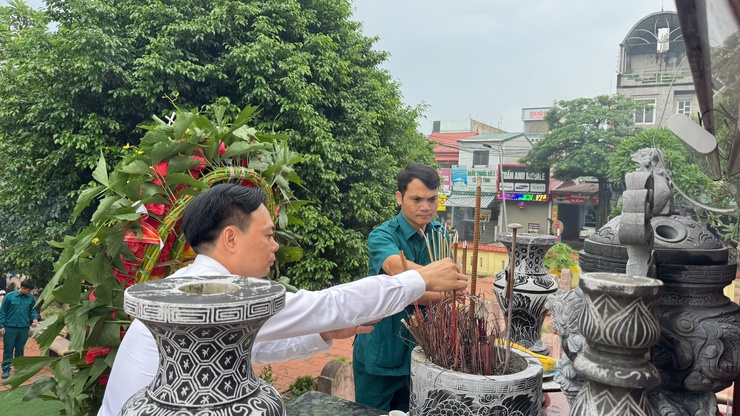  Tam Hưng tổ chức Lễ viếng các nghĩa trang liệt sĩ nhân kỷ niệm 80 năm Cách mạng Tháng Tám và Quốc khánh 2/9- Ảnh 6.