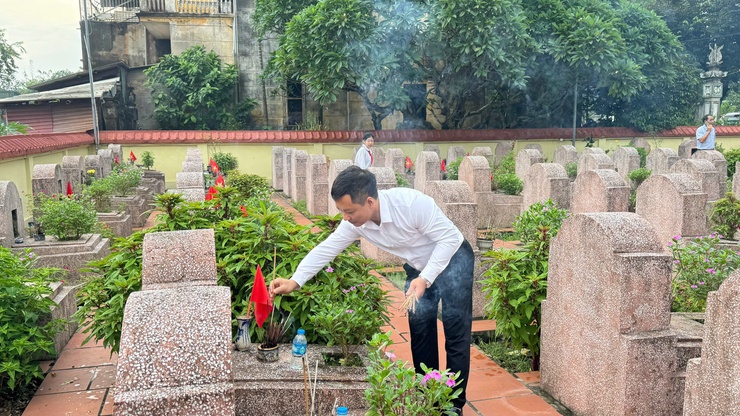  Tam Hưng tổ chức Lễ viếng các nghĩa trang liệt sĩ nhân kỷ niệm 80 năm Cách mạng Tháng Tám và Quốc khánh 2/9- Ảnh 10.