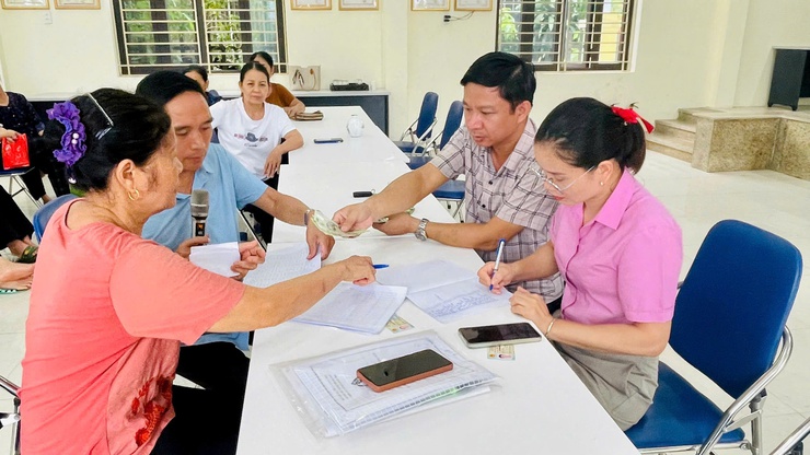 Xã Phúc Thọ khẩn trương chi trả tiền quà nhân dịp kỷ niệm 80 năm Cách mạng tháng Tám và Quốc khánh 2/9- Ảnh 4.