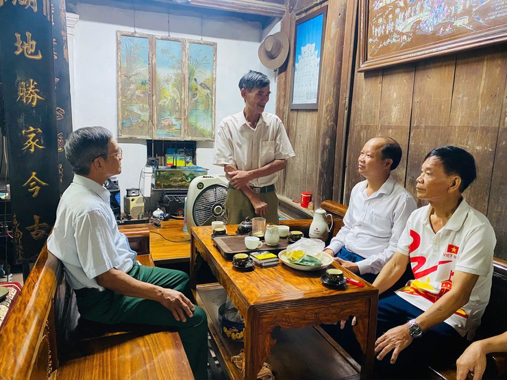 MTTQ Việt Nam xã Tam Hưng trao quà hỗ trợ các gia đình khó khăn nhân dịp 80 năm Cách mạng Tháng Tám và Quốc khánh 2/9- Ảnh 1.