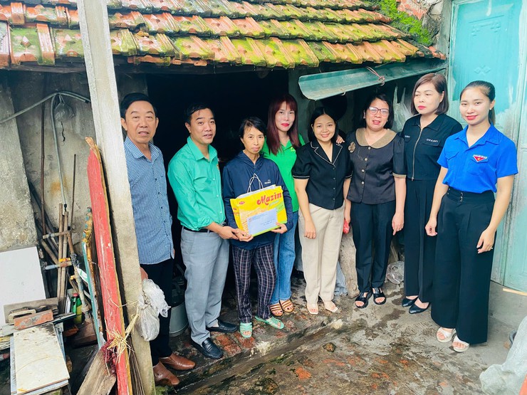 MTTQ Việt Nam xã Tam Hưng trao quà hỗ trợ các gia đình khó khăn nhân dịp 80 năm Cách mạng Tháng Tám và Quốc khánh 2/9- Ảnh 7.