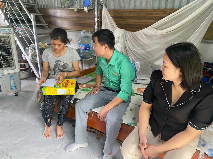 MTTQ Việt Nam xã Tam Hưng trao quà hỗ trợ các gia đình khó khăn nhân dịp 80 năm Cách mạng Tháng Tám và Quốc khánh 2/9- Ảnh 5.