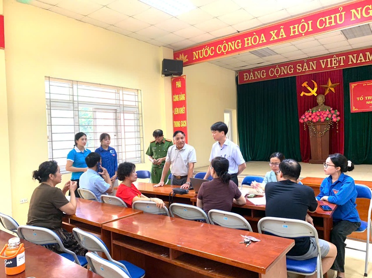 Phường Kiến Hưng kịp thời chi trả chế độ Quà Tết độc lập cho người dân- Ảnh 2.