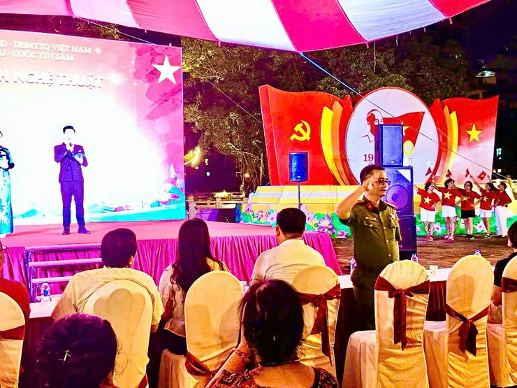 CHƯƠNG TRÌNH NGHỆ THUẬT CHÀO MỪNG 80 NĂM CÁCH MẠNG THÁNG TÁM VÀ QUỐC KHÁNH 2/9- Ảnh 2.