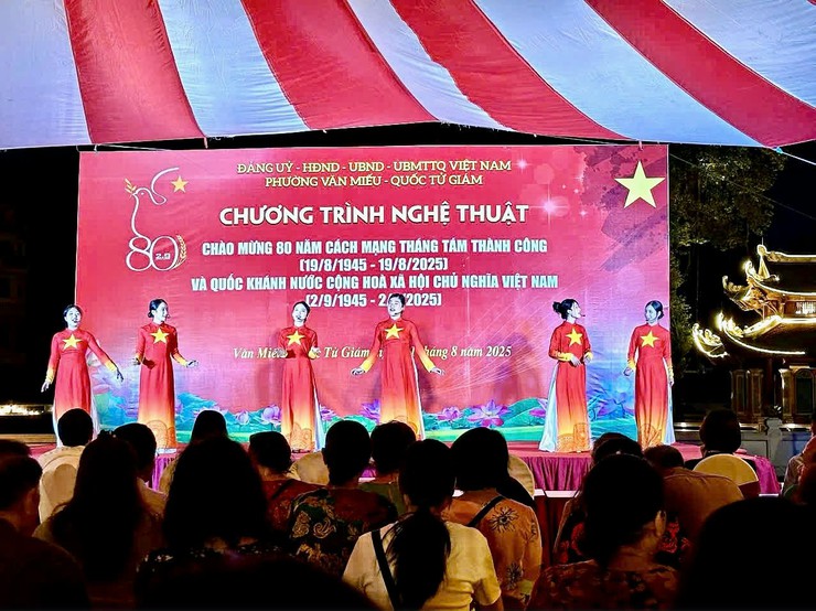 CHƯƠNG TRÌNH NGHỆ THUẬT CHÀO MỪNG 80 NĂM CÁCH MẠNG THÁNG TÁM VÀ QUỐC KHÁNH 2/9- Ảnh 5.