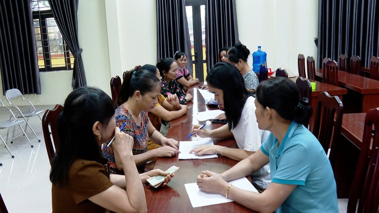 CHỦ TỊCH UBND XÃ ỨNG HÒA NGUYỄN ĐỨC BÌNH KIỂM TRA CÔNG TÁC CẤP PHÁT QUÀ TẶNG NHÂN DÂN NHÂN DỊP 2/9.- Ảnh 4.