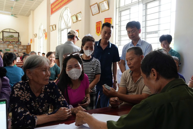Xã Thanh Oai: Huy động toàn lực để trao tặng quà Tết Độc lập đến tận tay người dân, cơ bản hoàn thành trong ngày 01/9- Ảnh 9.