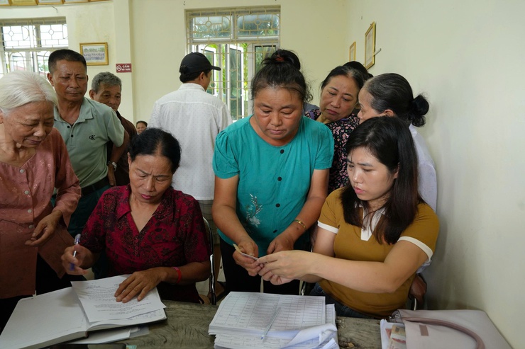 Nhân dân Thanh Oai phấn khởi nhận quà Quốc khánh 2/9- Ảnh 3.