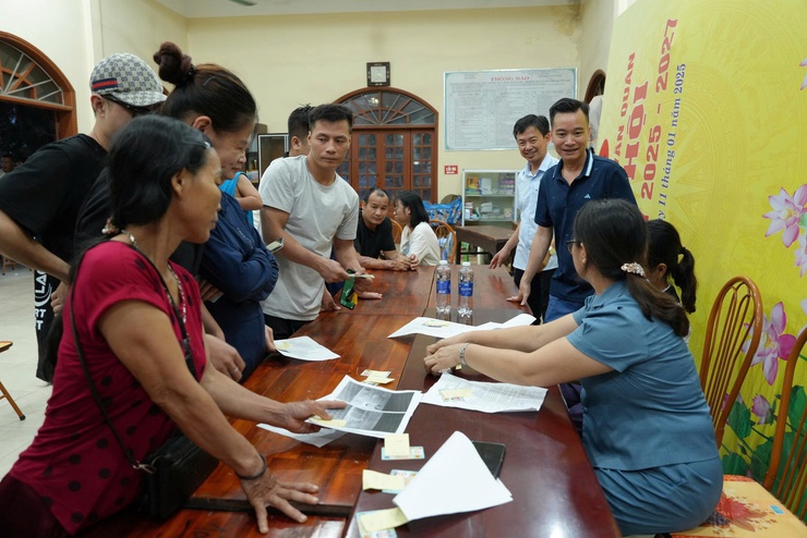 Xã Thanh Oai: Huy động toàn lực để trao tặng quà Tết Độc lập đến tận tay người dân, cơ bản hoàn thành trong ngày 01/9- Ảnh 1.