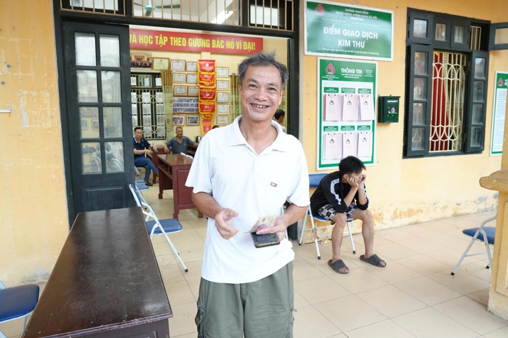 Nhân dân Thanh Oai phấn khởi nhận quà Quốc khánh 2/9- Ảnh 8.