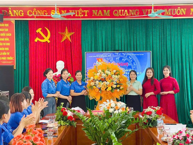 Các chi đoàn thanh niên trên địa bàn xã Yên Bài tổ chức hội nghị Chi đoàn.- Ảnh 1.