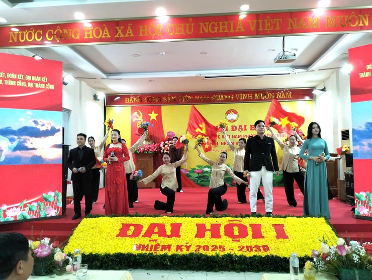 MTTQ Việt Nam phường Kiến Hưng "Phát huy sức mạnh đại đoàn kết toàn dân tộc, đổi mới, sáng tạo, nâng cao chất lượng, hiệu quả hoạt động của Mặt trận Tổ quốc các cấp, xây dựng phường Kiến Hưng ngày càng phát triển, văn minh, hiện đại"- Ảnh 11.