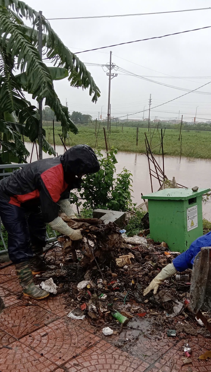 Xã Phúc Lộc ngăn chặn tình trạng xả rác thải tại hệ thống thủy lợi, kênh mương trên địa bàn- Ảnh 3.
