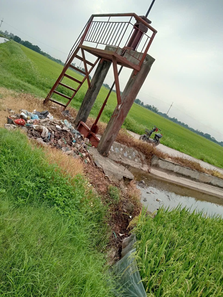 Xã Phúc Lộc ngăn chặn tình trạng xả rác thải tại hệ thống thủy lợi, kênh mương trên địa bàn- Ảnh 9.