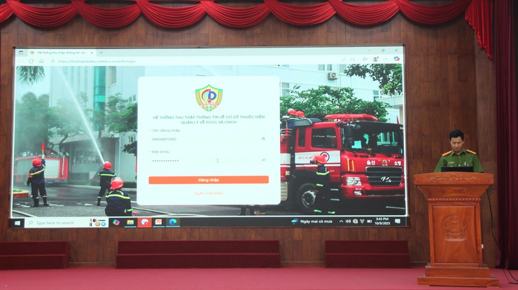 Xã Thạch Thất tổ chức tuyên truyền về PCCC & CNCH, triển khai việc thực hiện hướng dẫn khai báo, cập nhật thông tin của cơ sở thuộc diện quản lý về PCCC & CNCH- Ảnh 4.