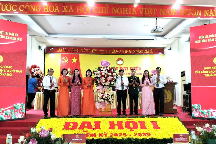 MTTQ Việt Nam phường Kiến Hưng "Phát huy sức mạnh đại đoàn kết toàn dân tộc, đổi mới, sáng tạo, nâng cao chất lượng, hiệu quả hoạt động của Mặt trận Tổ quốc các cấp, xây dựng phường Kiến Hưng ngày càng phát triển, văn minh, hiện đại"- Ảnh 1.